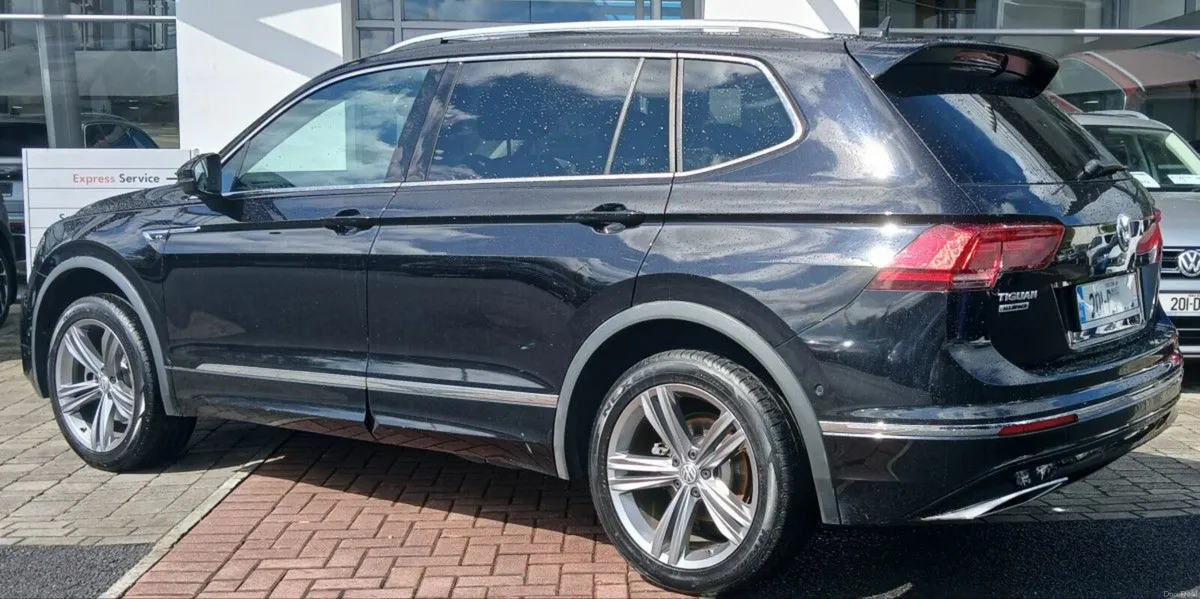 Volkswagen Tiguan Allspace R-Line 2.0 TDI 150HP ** - Image 4