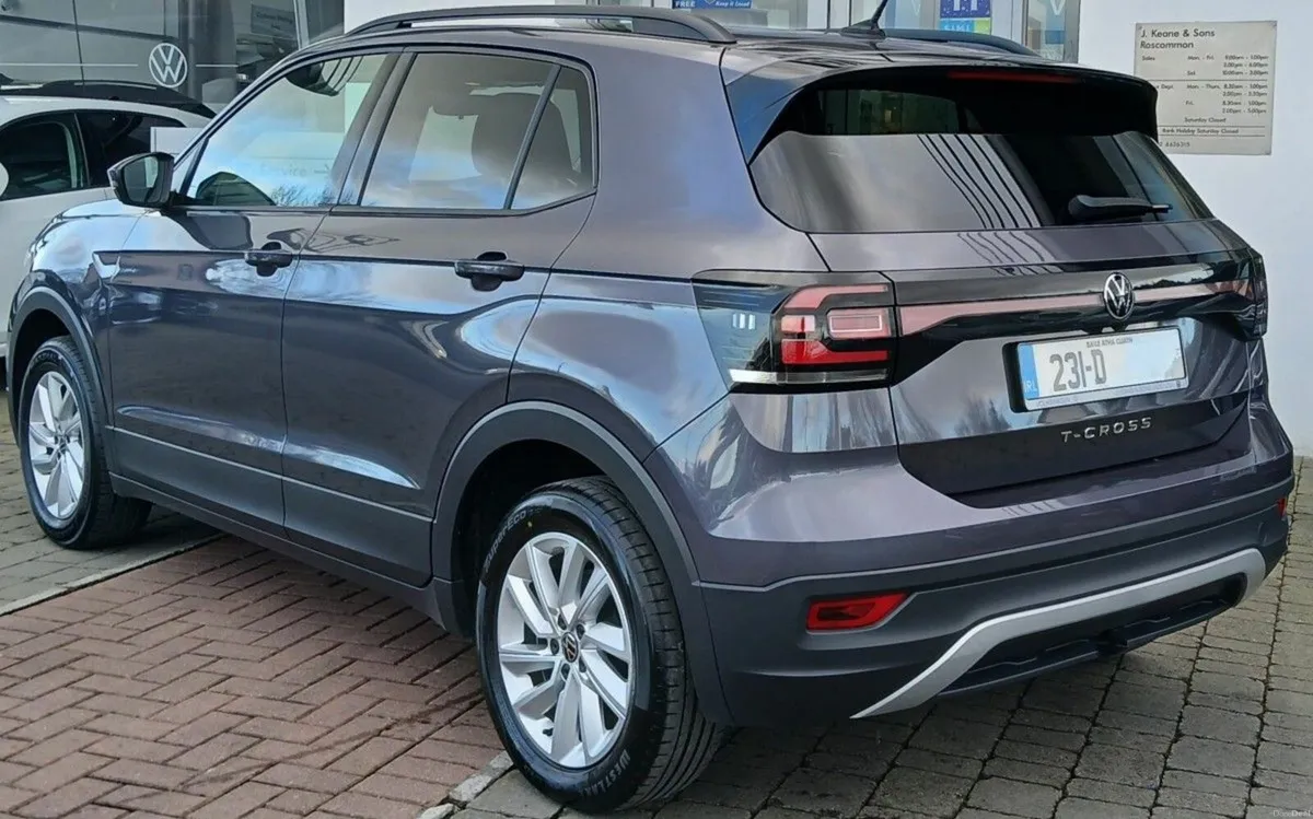 Volkswagen T-Cross Life 1.0 TSI 95HP **REARVIEW CA - Image 4