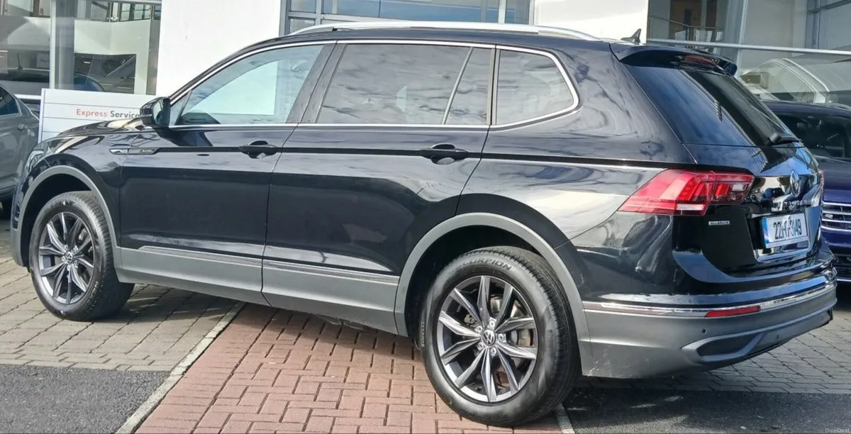 Volkswagen Tiguan Allspace Life 2.0 TDI 150HP **AU - Image 4