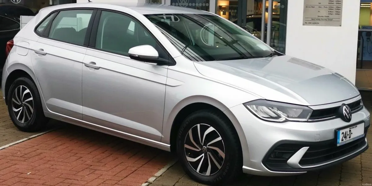 Volkswagen Polo Life 1.0 TSI 95HP **REARVIEW CAMER - Image 1