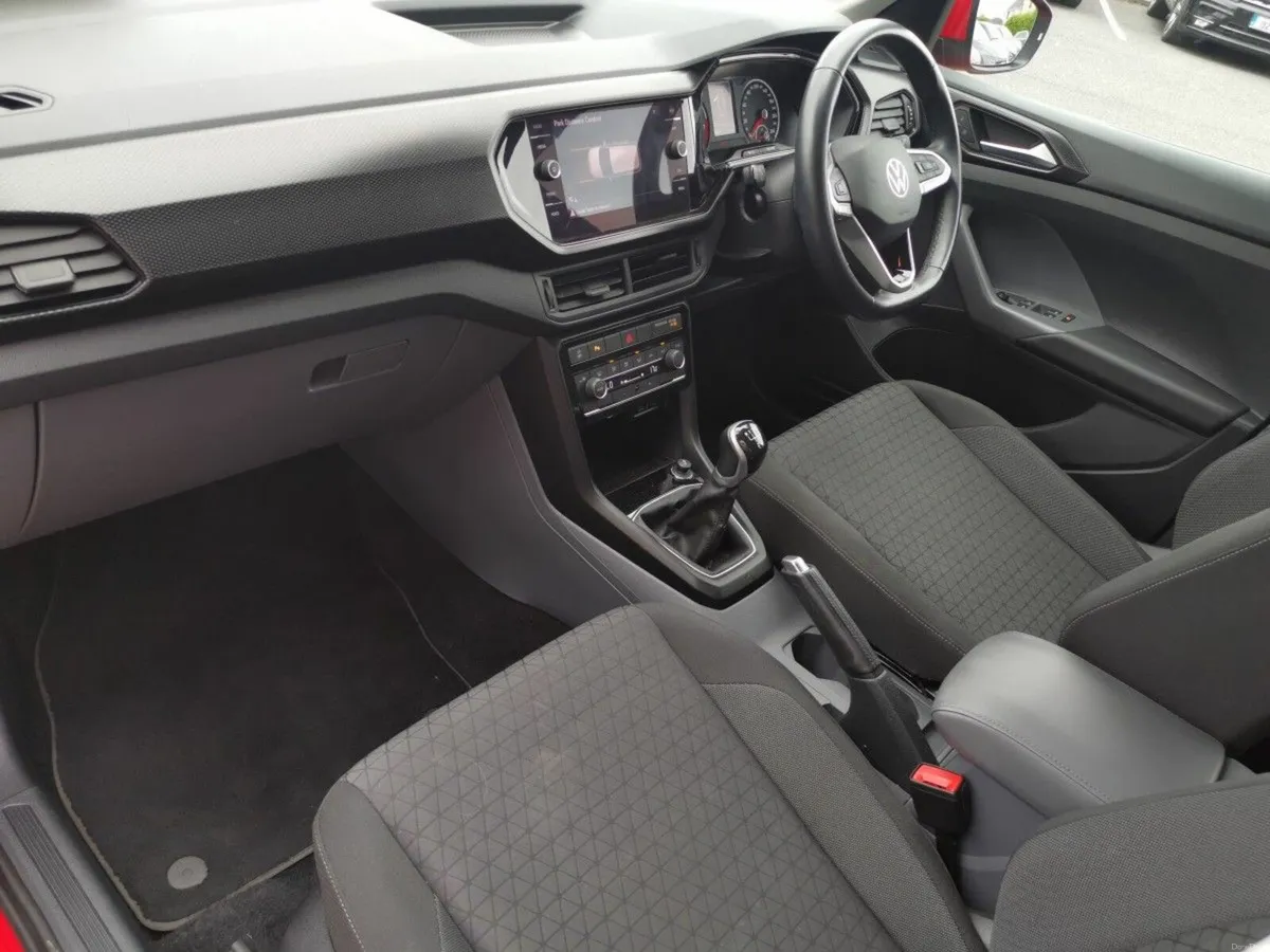 Volkswagen T-Cross Life 1.0 TSI 95HP **PARKING SEN - Image 3