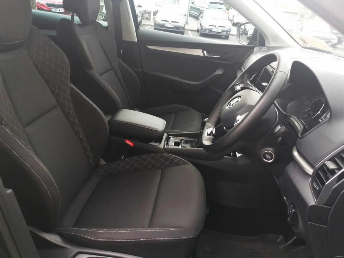 Skoda Karoq Ambition 2.0TDI 115HP **PARKING SENSOR - Image 3