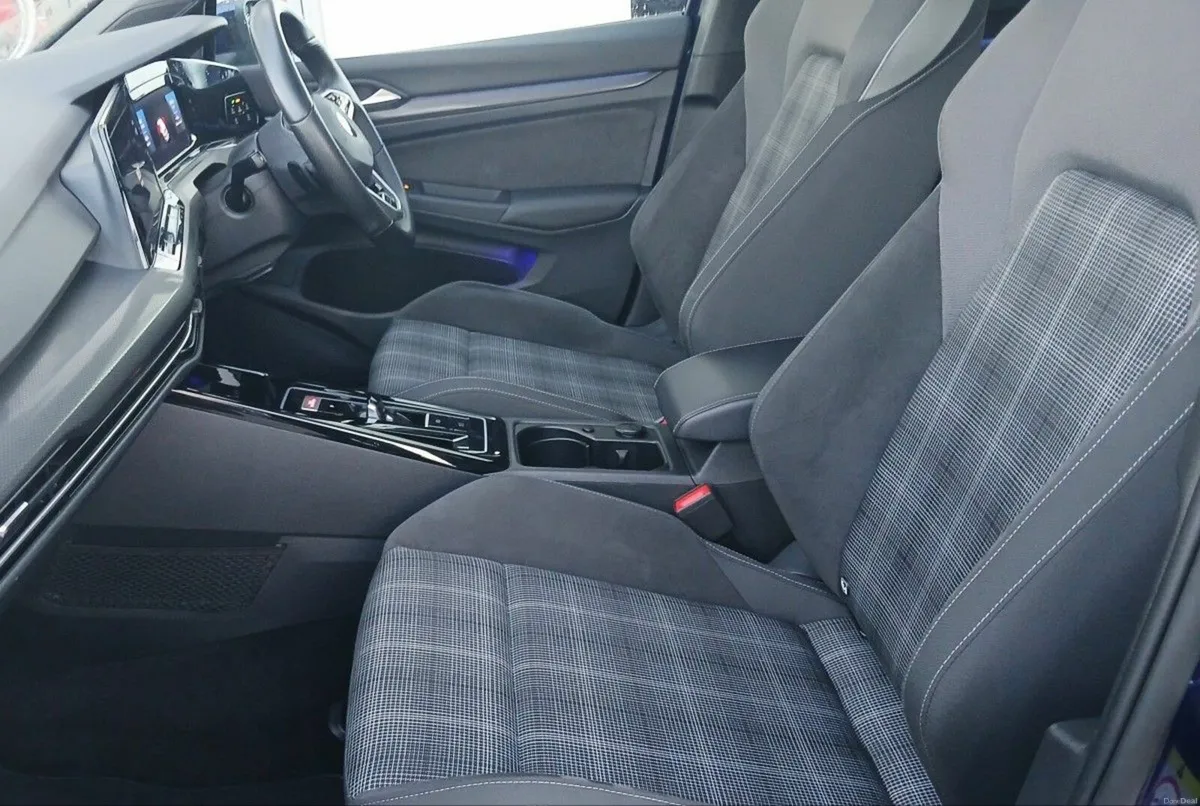 Volkswagen Golf GTD 2.0 TDI 200HP DSG REARVIEW CAM - Image 3