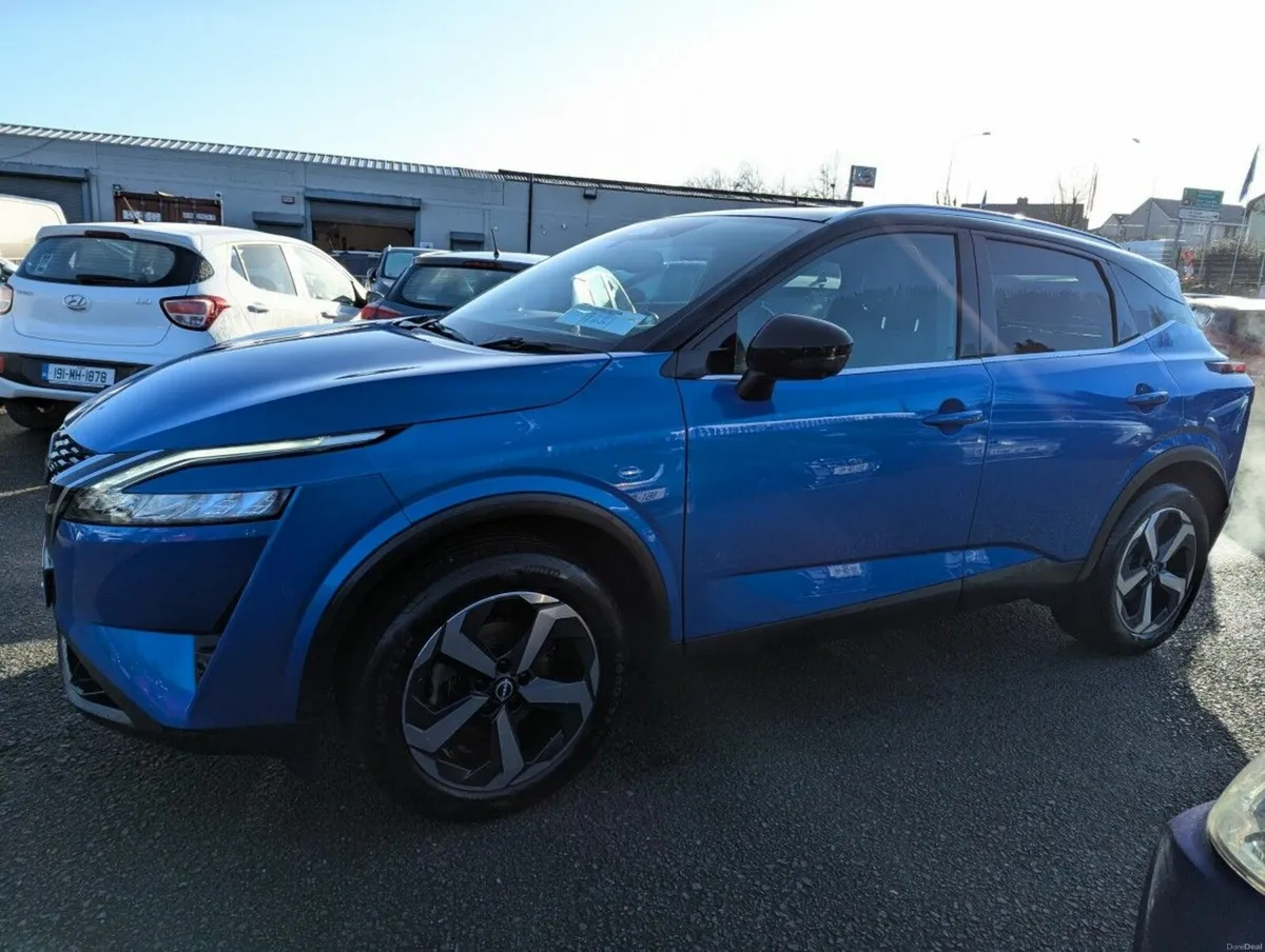 Nissan Qashqai 1.3i M/Hyb SV Premium 2 Tone *PRICE - Image 3
