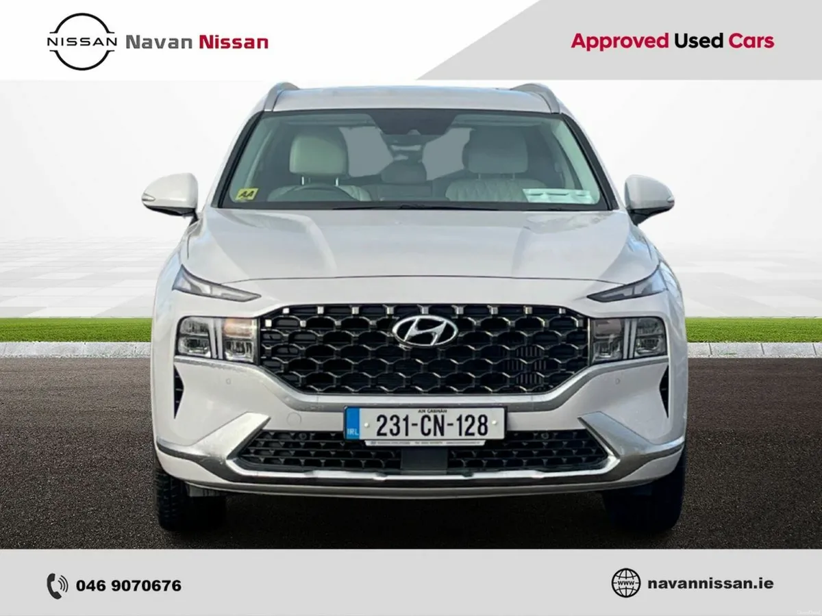 Hyundai Santa Fe 1.6 PHEV 4WD Executive Plus Auto - Image 3