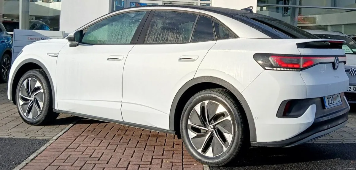 Volkswagen ID.5 BUSINESS 77kWh 174HP **REAR VIEW C - Image 4