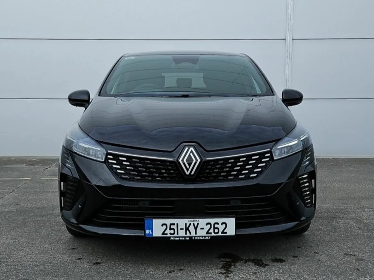 Renault Clio 1.0 L Techno - Image 2
