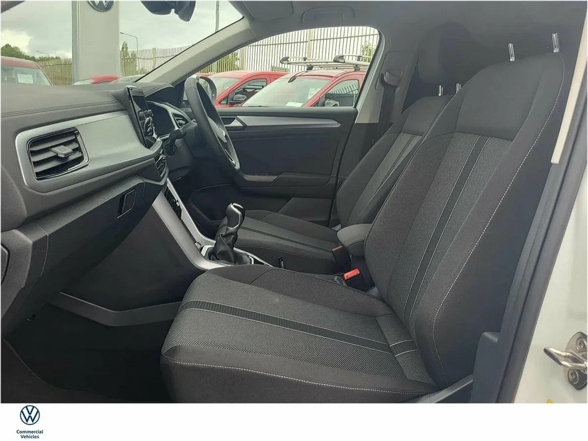 Volkswagen T-Roc COMMERCIAL ED.75 2.0 TDI M6F 116B - Image 4