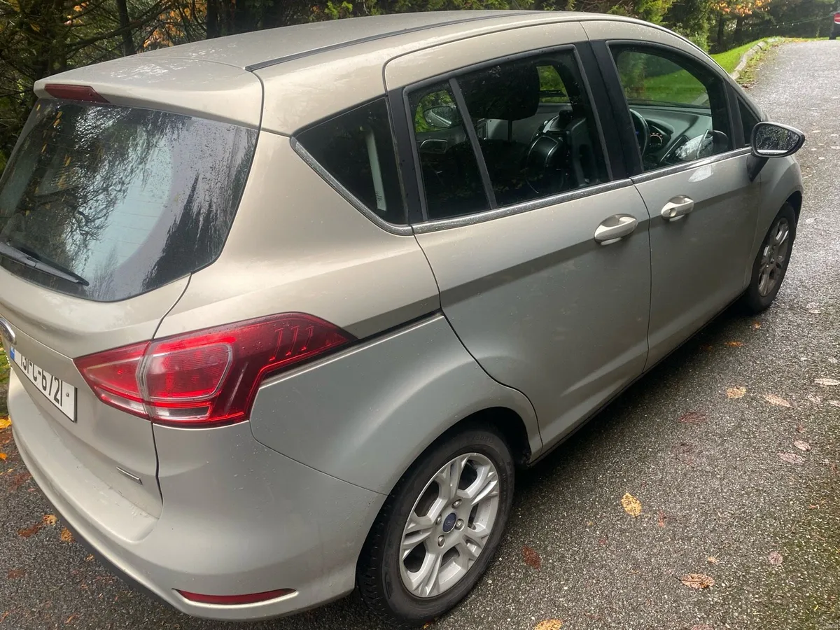 Ford BMax Titanium petrol - Image 2