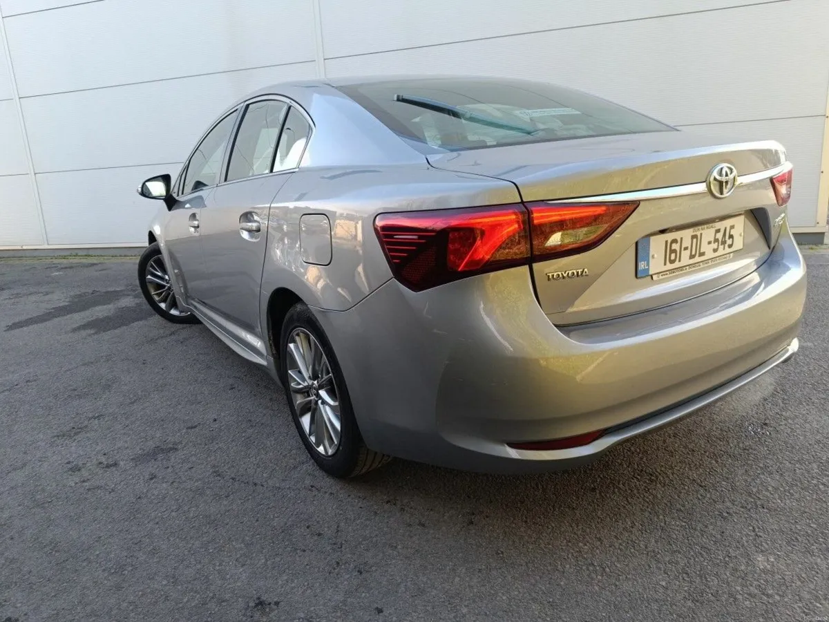 Toyota Avensis 2.0 D-4D (143) Luna Navi - Image 4