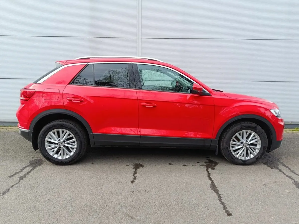 Volkswagen T-Roc 1.6 TDI 115bhp Design Mint - Image 2