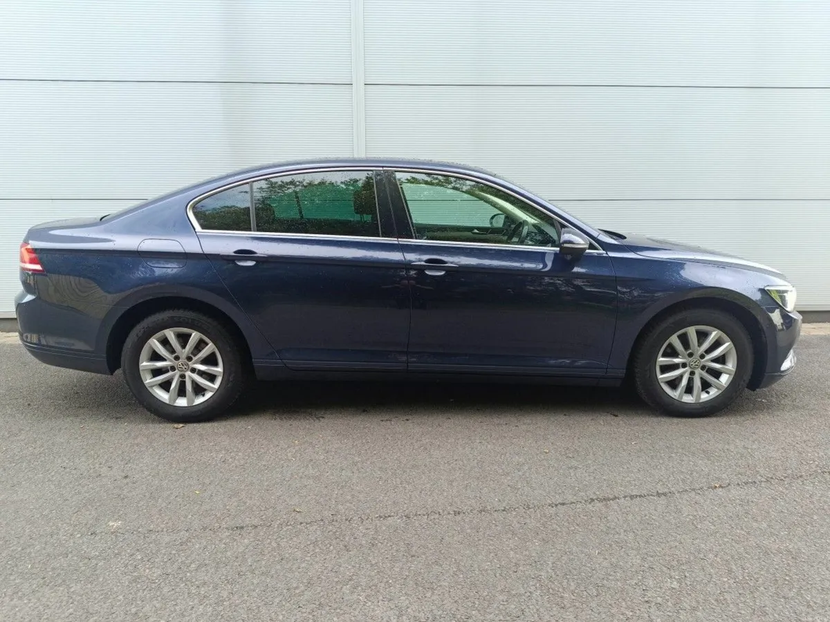 Volkswagen Passat 1.6 TDI DSG 120HP Comfortline Au - Image 2