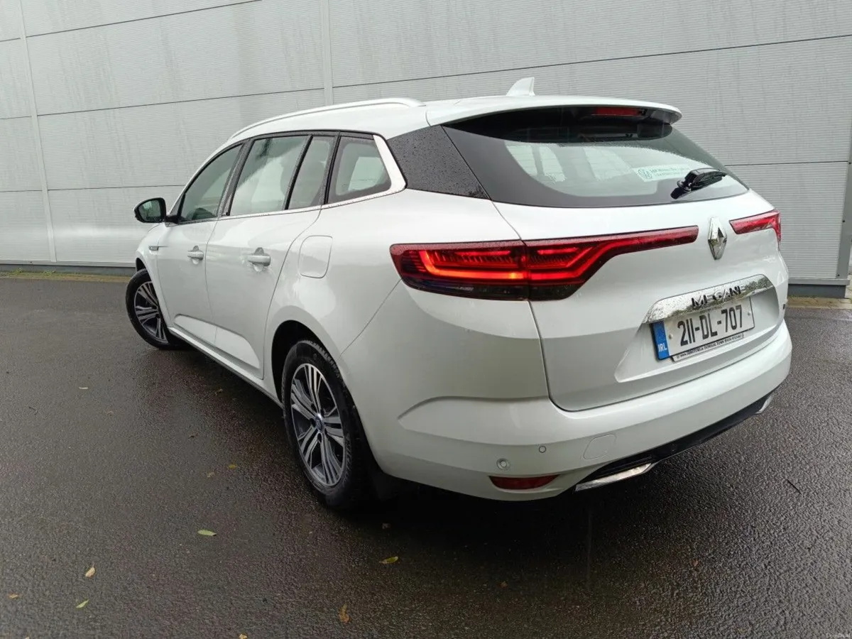 Renault Megane E-TECH PHEV 160 Auto Iconic ST Plug - Image 3