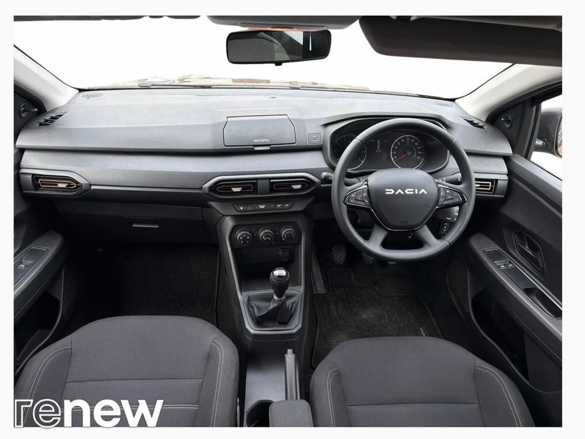 Dacia Sandero Stepway TCe 90 STEPWAY Essential - Image 2