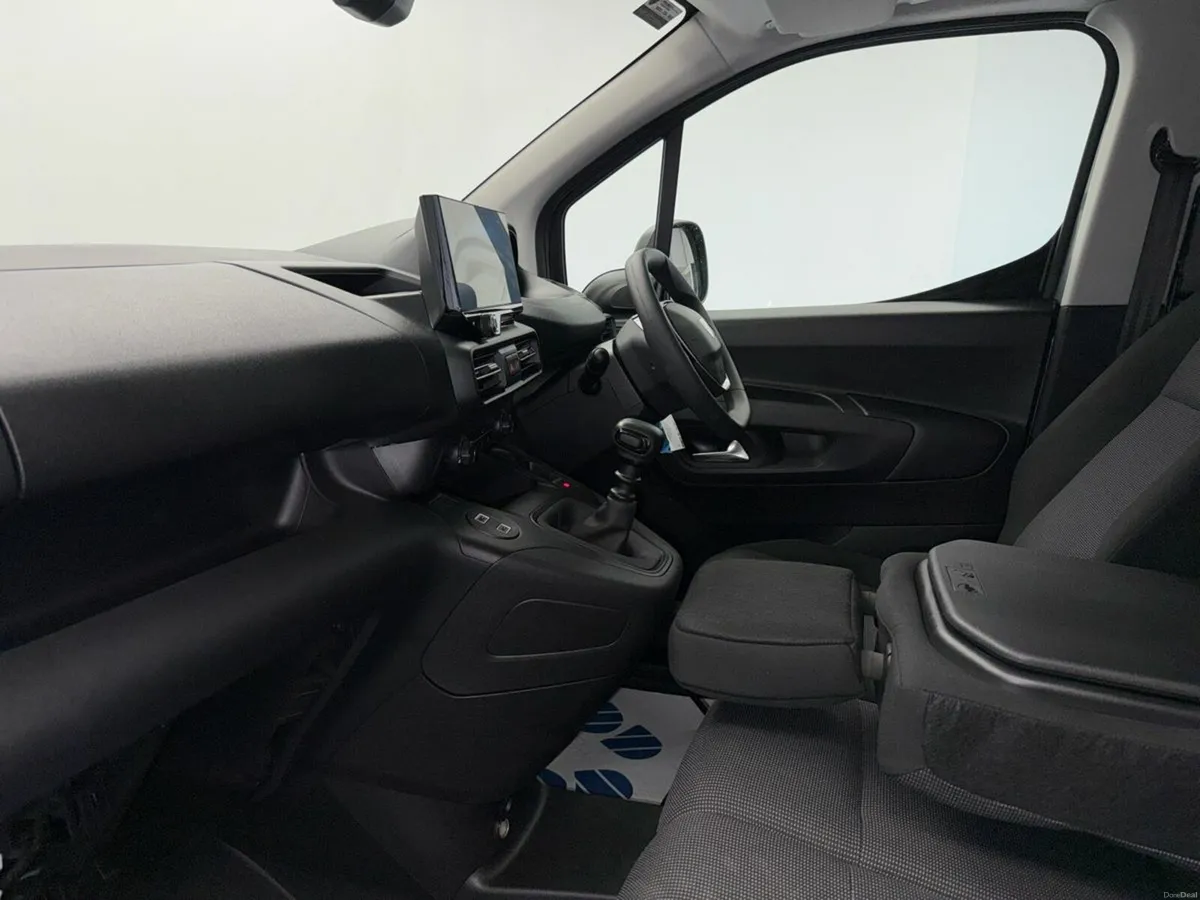Peugeot Partner 1.5HDI PRO PLUS *5 YEAR WARRANTY* - Image 4