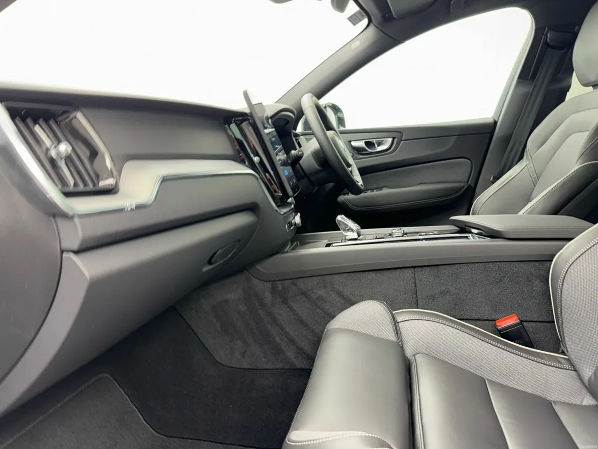 Volvo XC60 T6 BLACK EDITION *AVAILABLE* €175 P/W O - Image 4