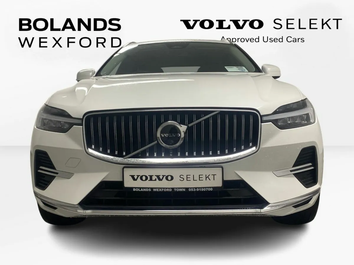 Volvo XC60 White Volvo XC60 Plug-in Hybrid - Image 3