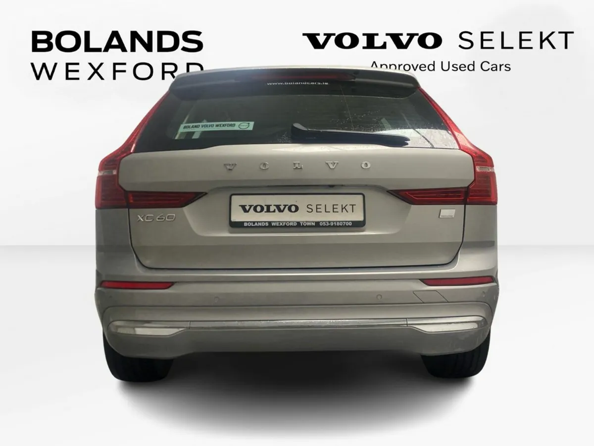 Volvo XC60 2 YR WARRANTY Plus Bright  T6 PHEV  Rec - Image 4