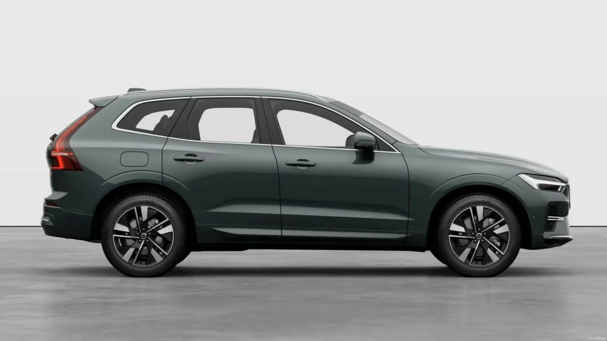 Volvo XC60 Plus Bright with Cardamom interior - Image 5