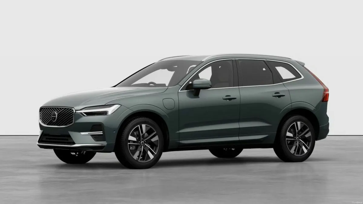 Volvo XC60 Plus Bright with Cardamom interior - Image 1