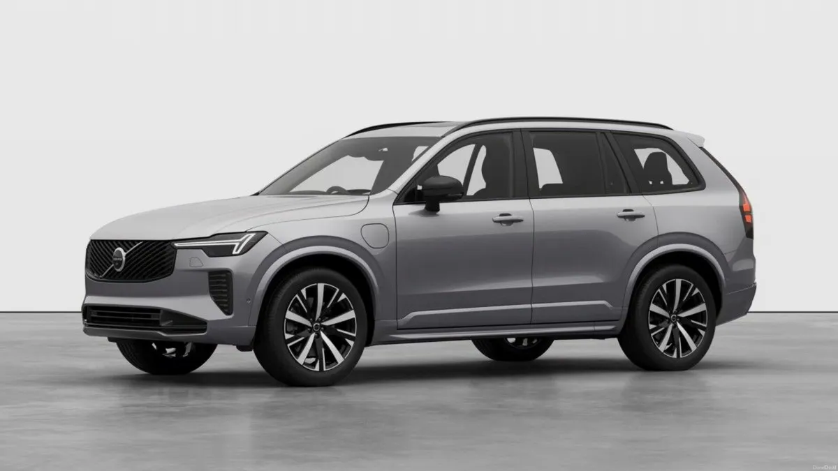 Volvo XC90 Aurora Sliver Plus Dark edition - Image 1