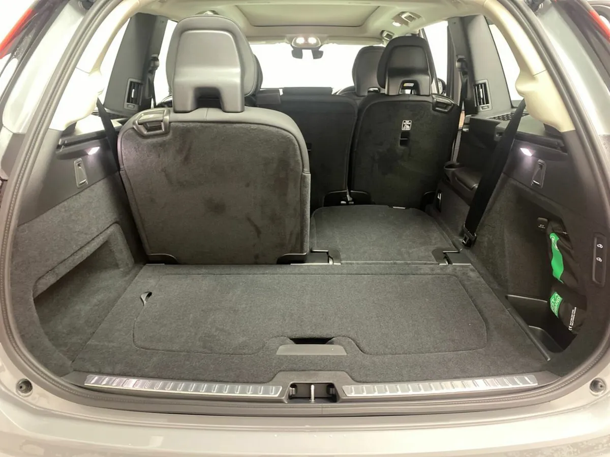 Volvo XC90 Vapor Grey XC90 Plus 21 inch alloys - Image 6