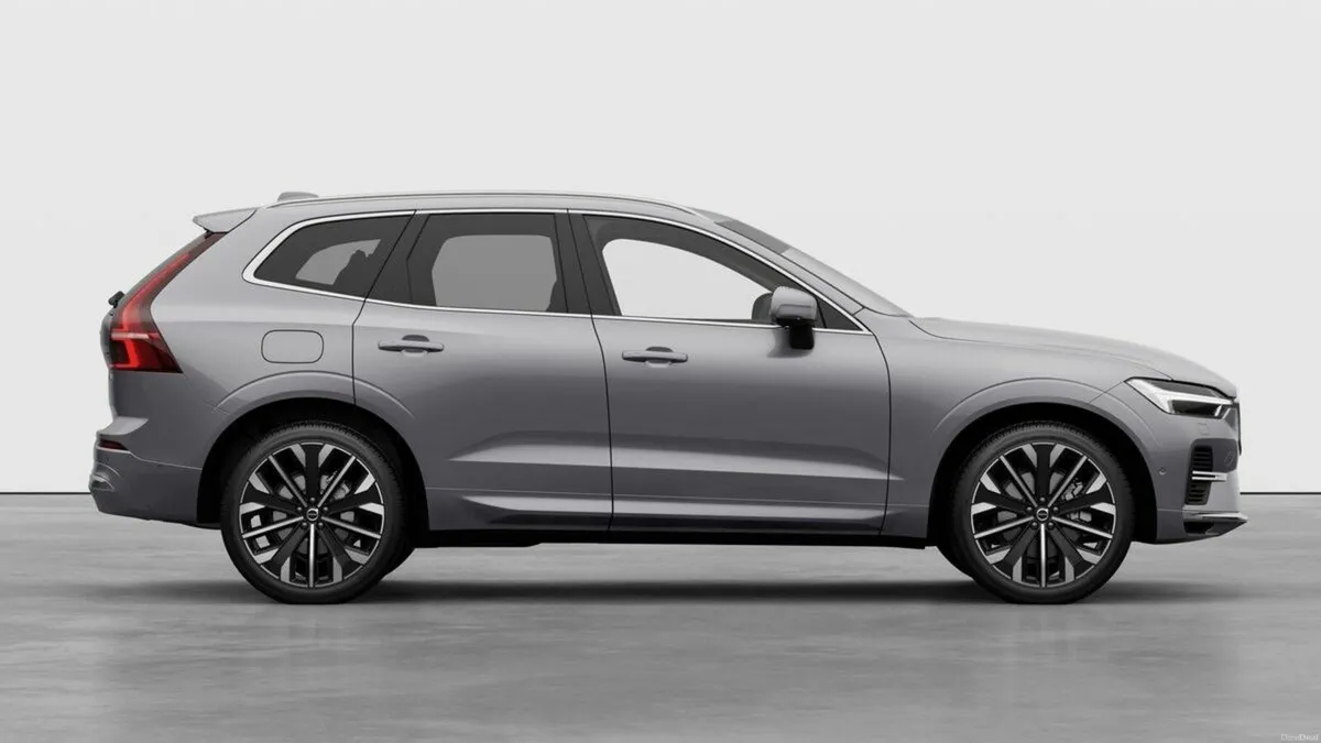 Volvo XC60 XC60 Ultra in Aurora Silver with 21inch - Image 4