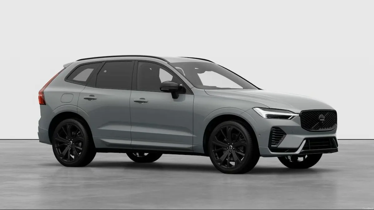 Volvo XC60 Vapor Grey XC60 Plus Black Edition - Image 5
