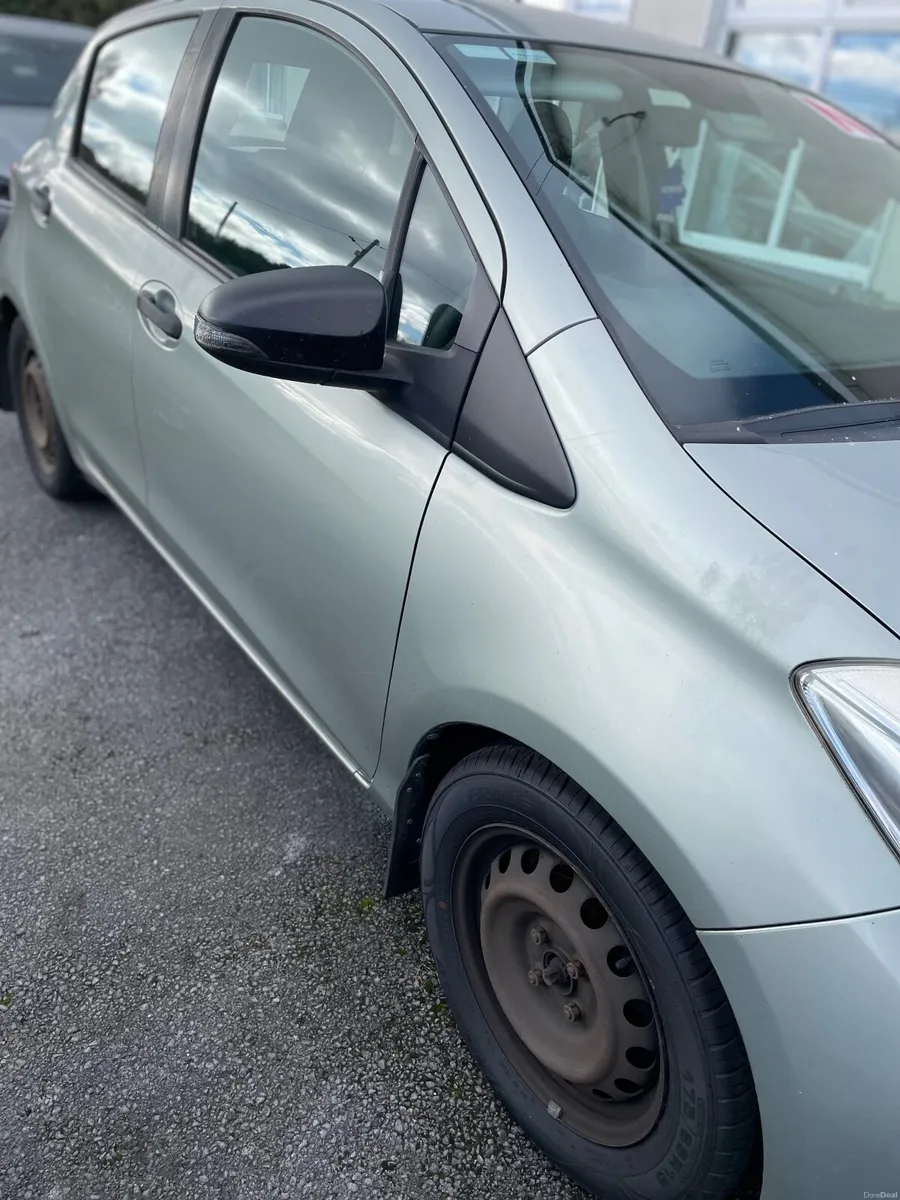 Toyota Yaris 2013 - Image 3