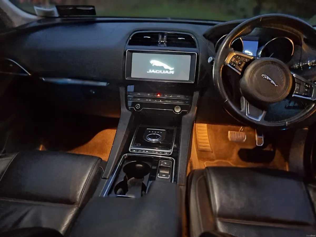 Jaguar F-Pace 2019 - Image 3