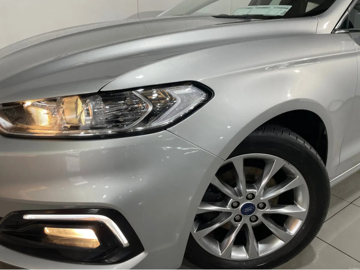 Ford Mondeo ZETEC ESTATE 2.0 DIESEL 150 BHP - Image 4