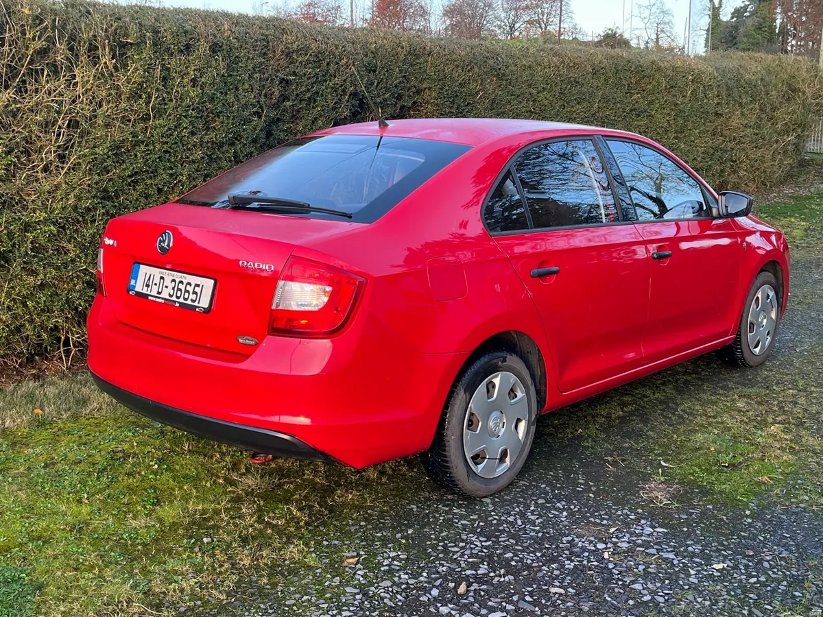 Skoda Rapid 2014 - Image 4