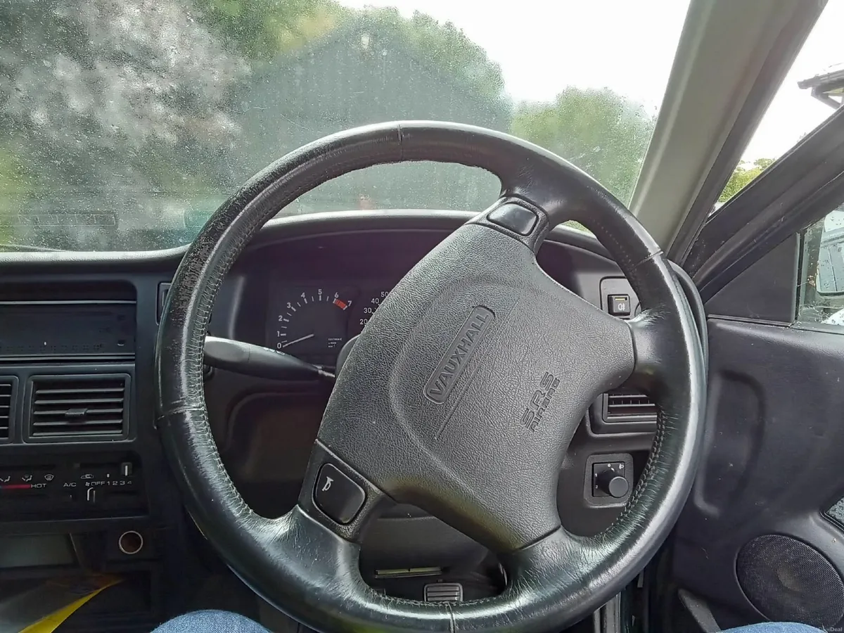 Vauxhall Frontera 2198cc Petrol Estate 1997 - Image 4