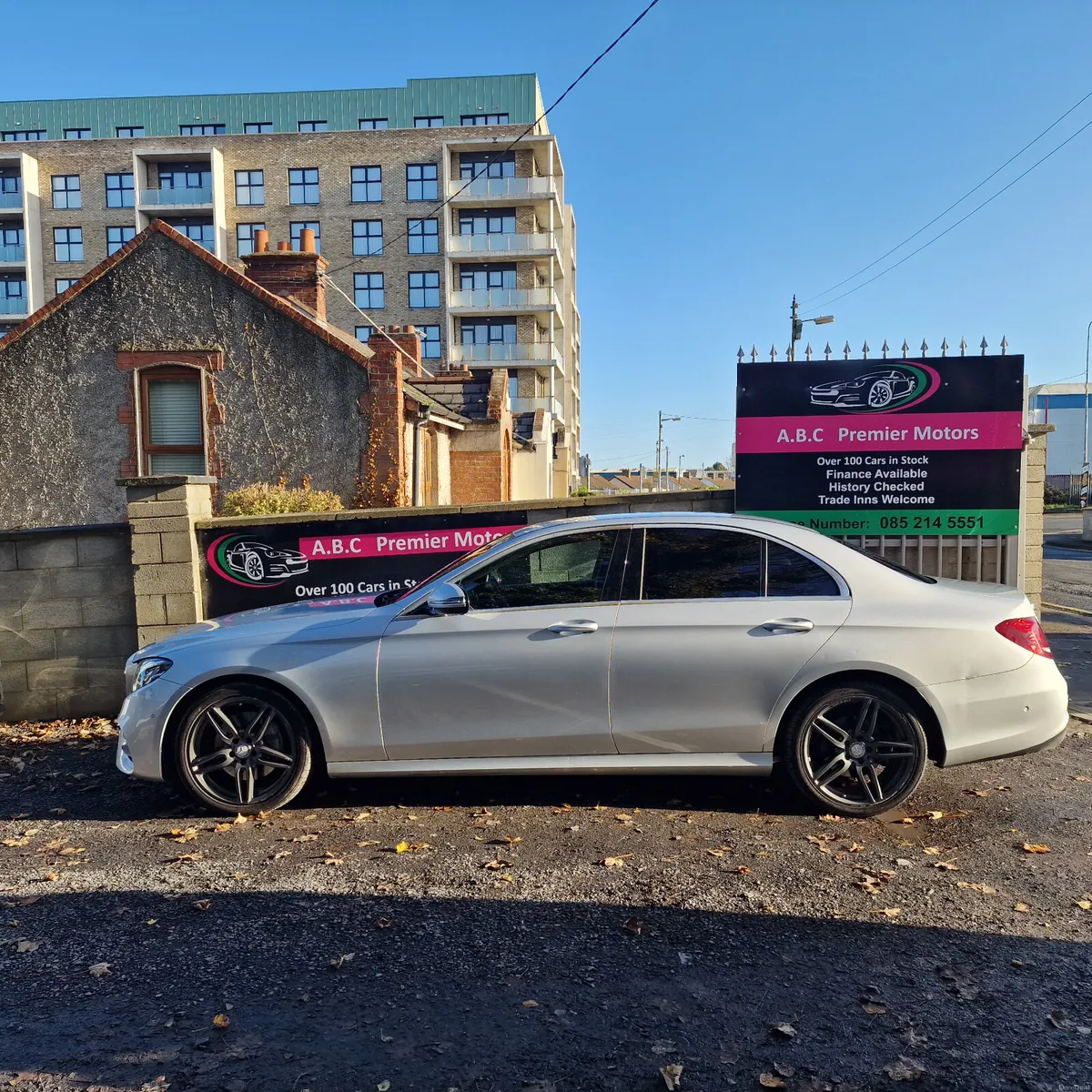 Mercedes-Benz E-Class E 220 D AMG LINE - Image 4