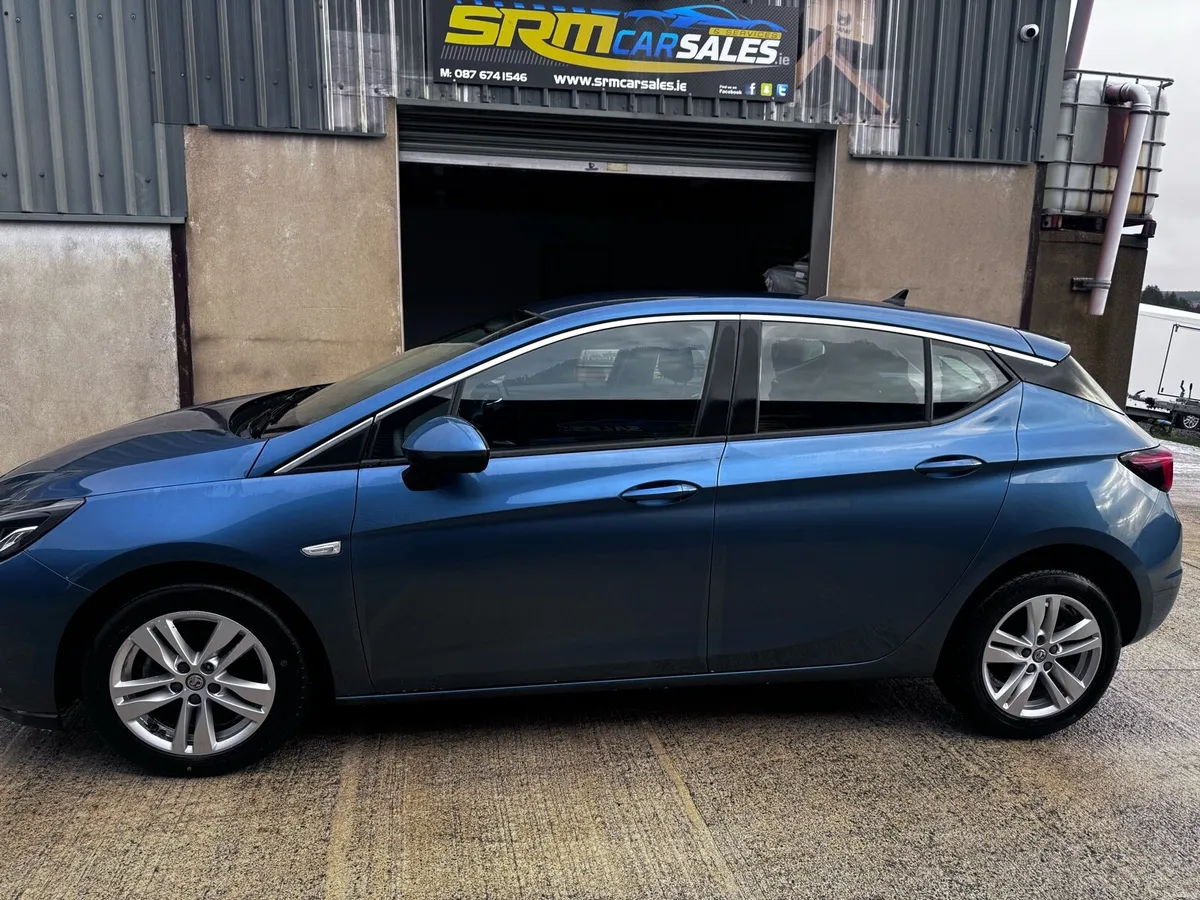 2017 vauxhall astra - Image 1