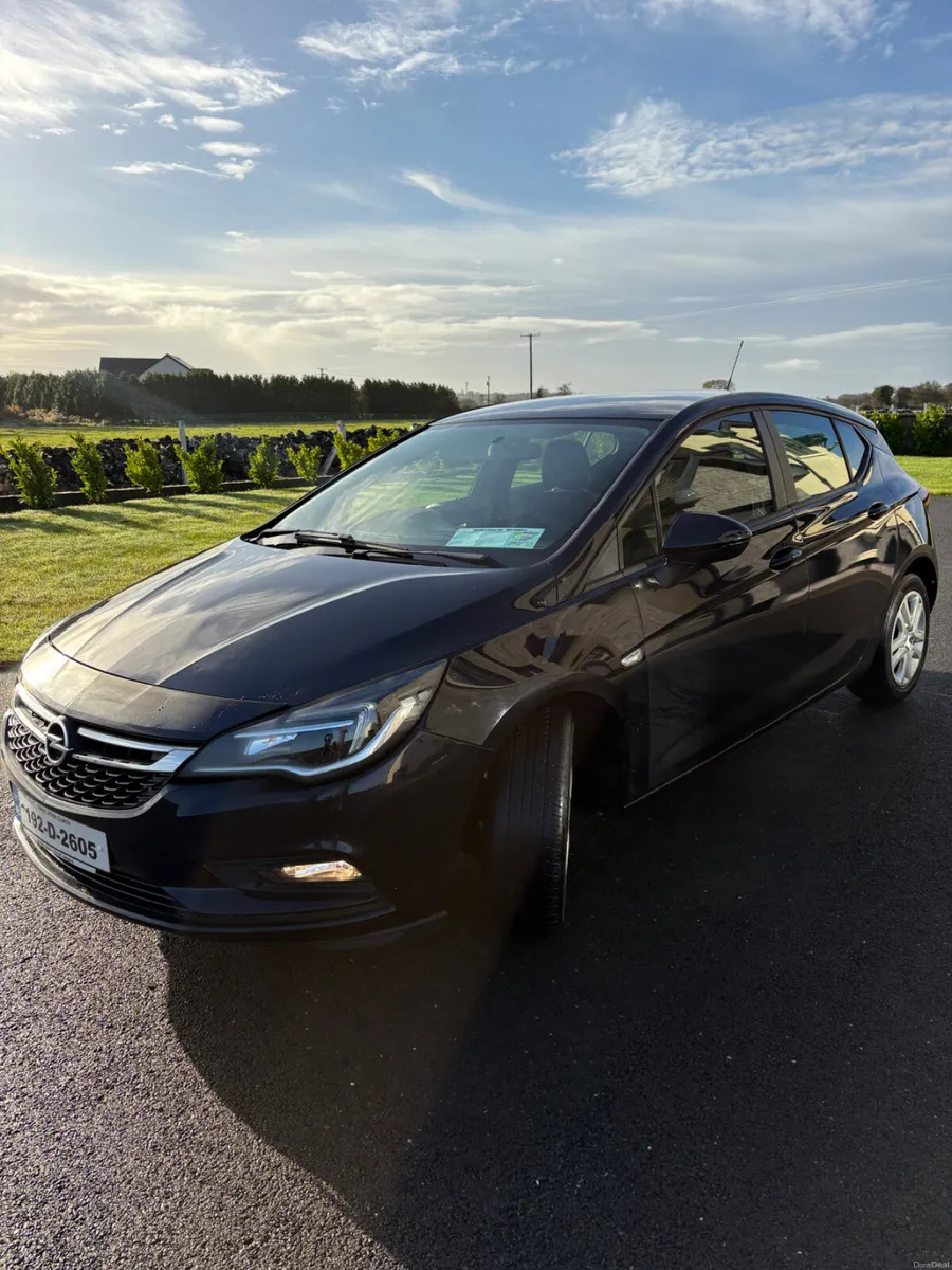 Opel Astra 2019 - Image 2