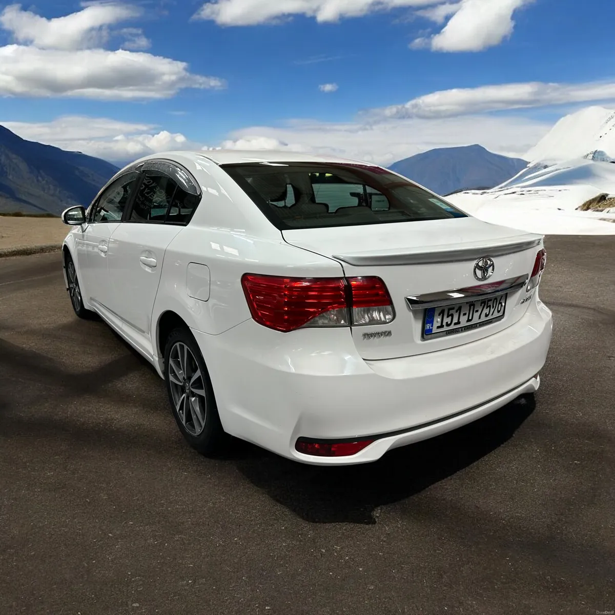 2015 Toyota Avensis D-4D 125 (2.0) Luna Saloon - Image 2