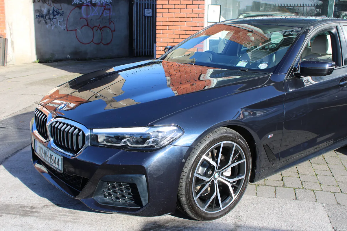 BMW 5-Series M SPORT - Image 3