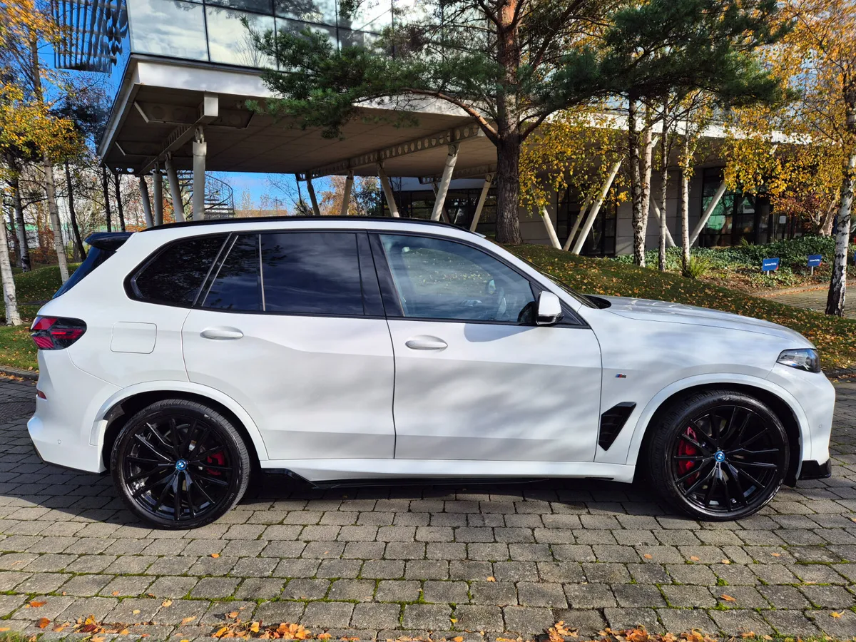 BMW 50e X-DRIVE M-SPORT - Image 2