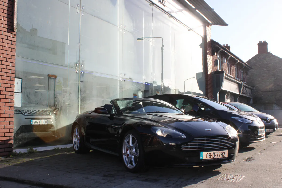 Aston Martin V8 VANTAGE 2008 - Image 3