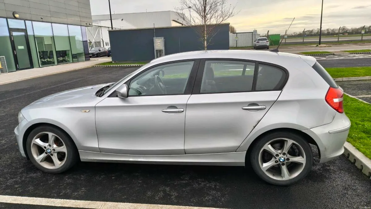 BMW 1-Series 2011 - Image 3