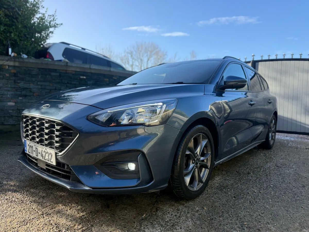 2021 Ford Focus ST Line - Image 2