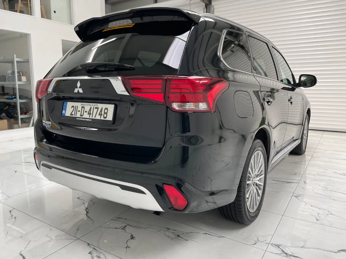 Mitsubishi Outlander 2021 - Image 3