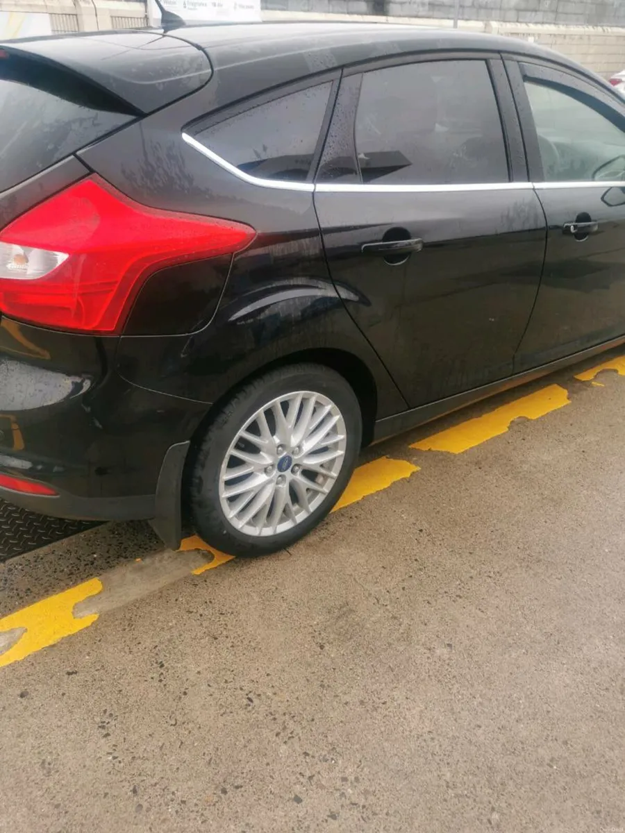Ford Focus 1.0 L - Image 3