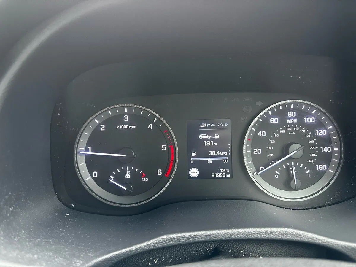 Hyundai Tucson 1.7 CRDI SE NAV - Image 4