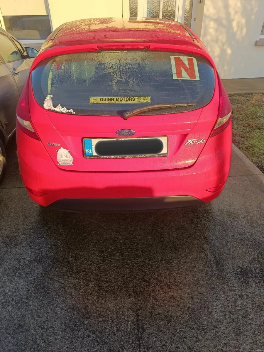 Ford Fiesta 2010 - Image 2