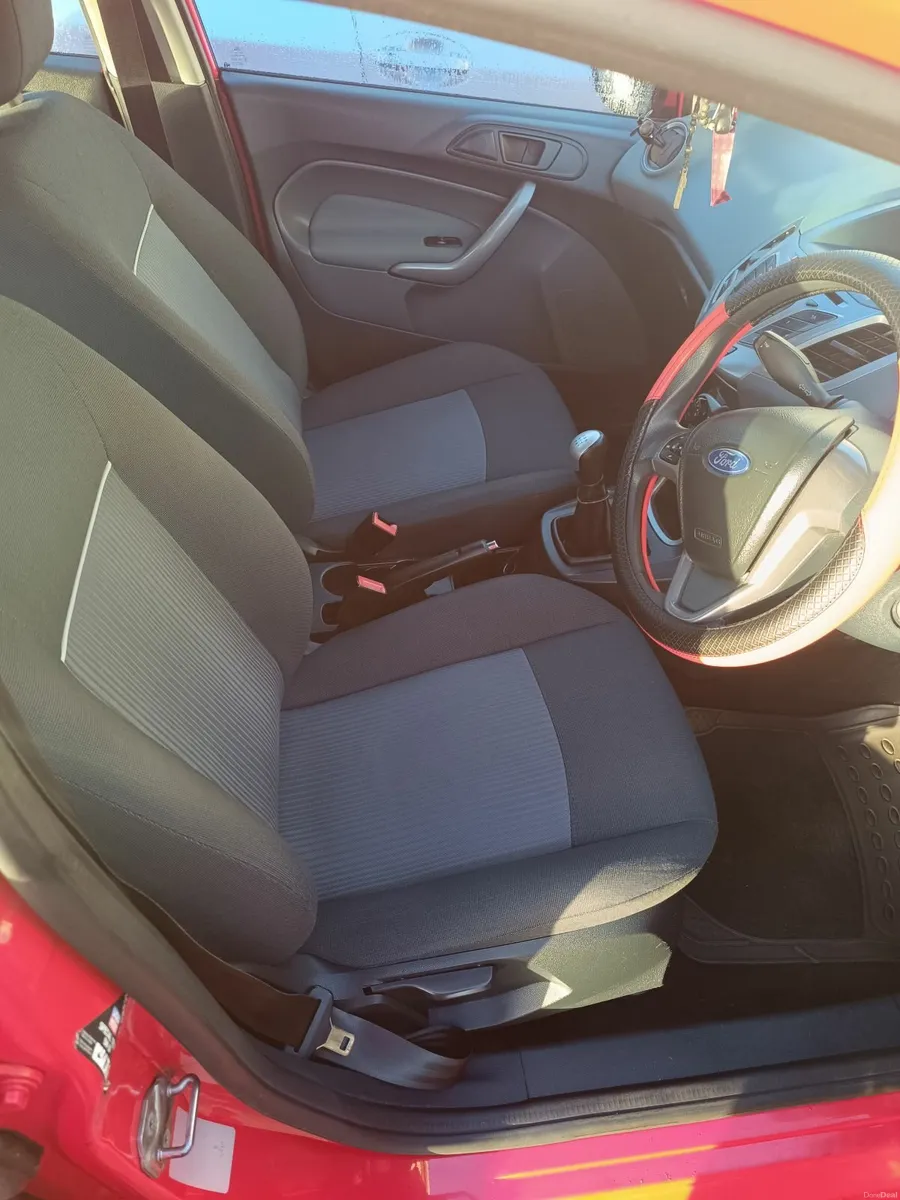 Ford Fiesta 2010 - Image 4