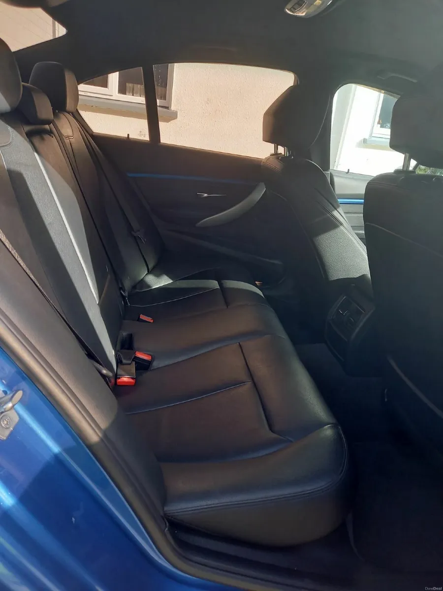 BMW 3-Series 2017 - Image 2