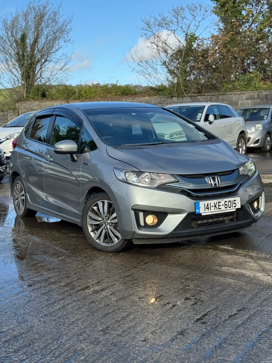 2014 Honda Fit 1.5 HYBRID Sports Edition 48000 KM - Image 2