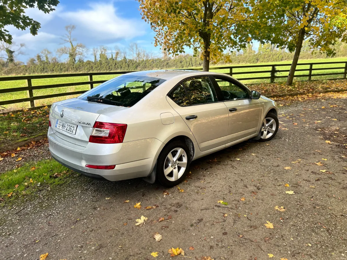 Skoda Octavia 2015 - Image 5